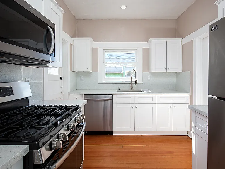 113 N Columbus Ave #B — Photo 10