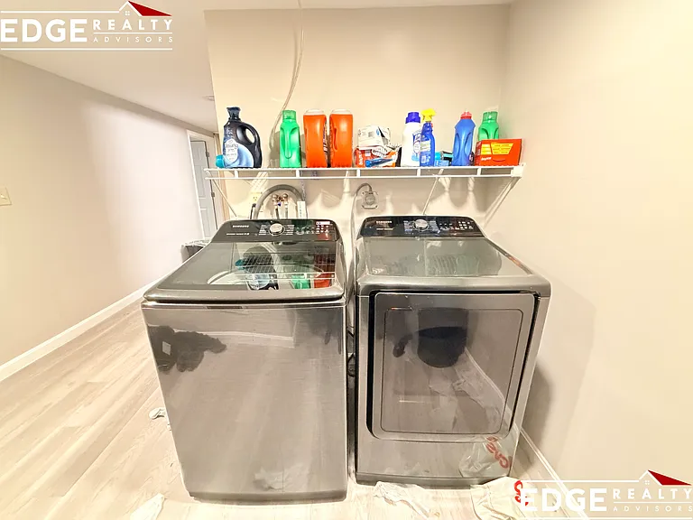 66 Quint Ave #1A — Photo 10