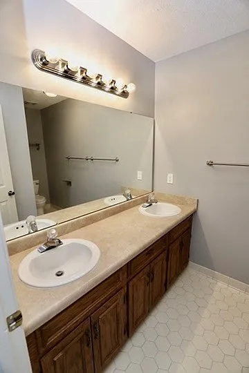 944 Twin Lakes Dr — Photo 64