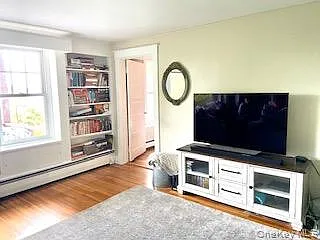 1 bed, 1.0 bath, 700 sqft, $2,400 — Photo 3
