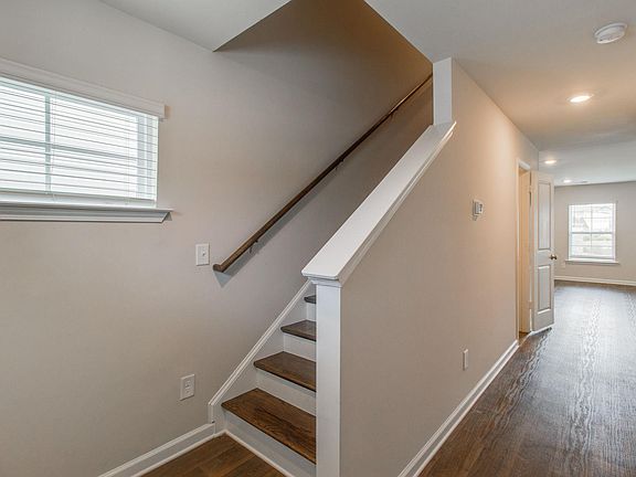 5th image of 622 Belmont Red Ln