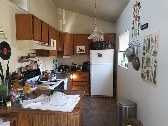 828 Marine #7 - kitchen