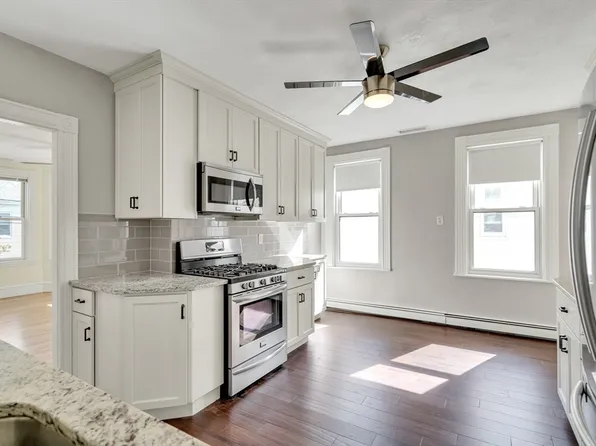 105 Franklin St #3, Brookline, MA 02445