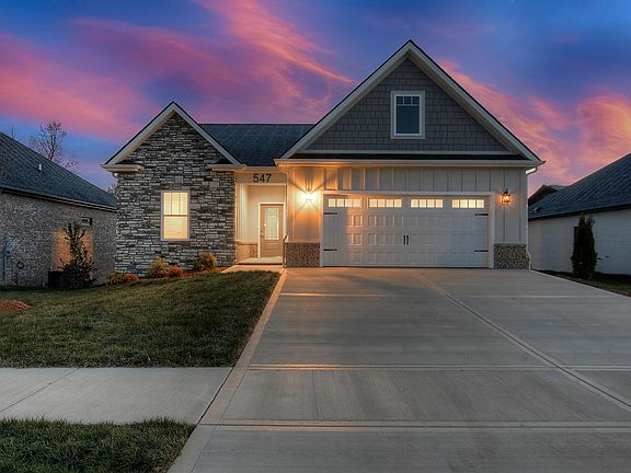 3rd image of 547 Gardenia Dr