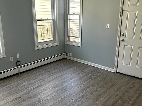4 Bedrooms at 32 Essex St #3, Paterson NJ — photo 4
