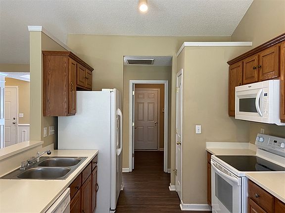3rd image of 16315 Greybriar Forest Ln