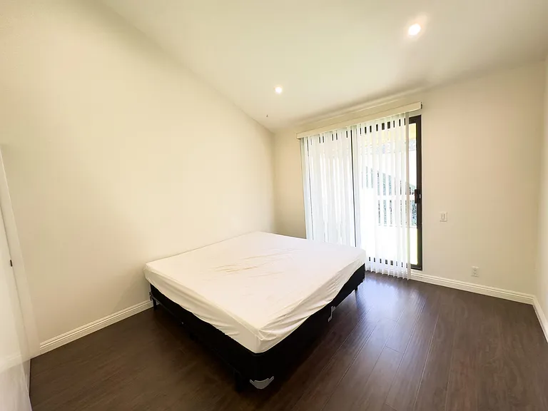 1844 S Marengo Ave #35 — Photo 6