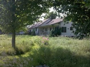 W1198 Honey Creek Rd, Burlington, WI 53105