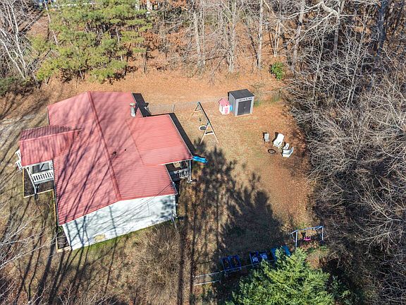 5th image of 6 Cherokee Cir