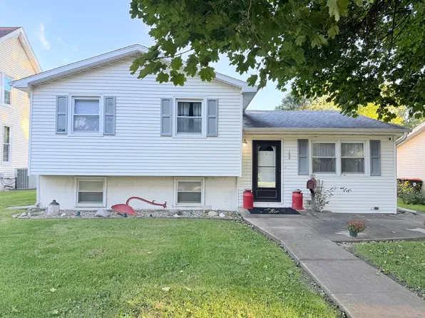 104 E North St, Le Roy, IL 61752