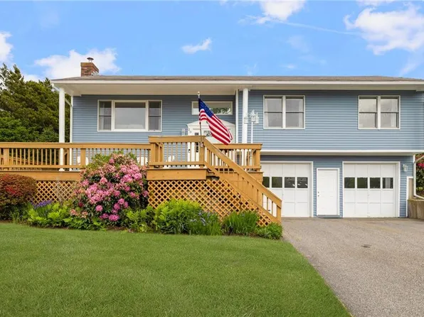 20 J H Dwyer Dr, Middletown, RI 02842