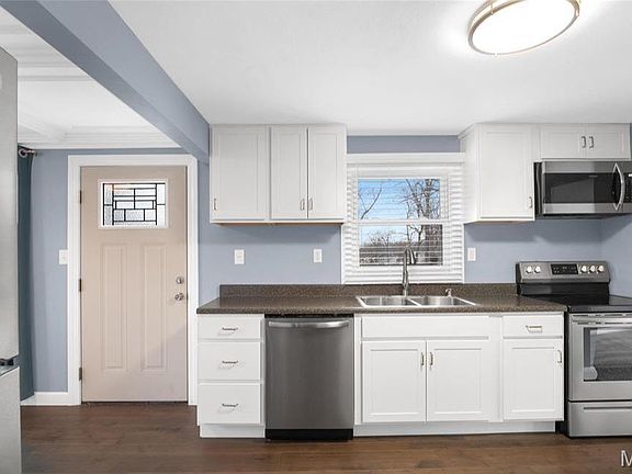5th image of 865 Lockwood Dr