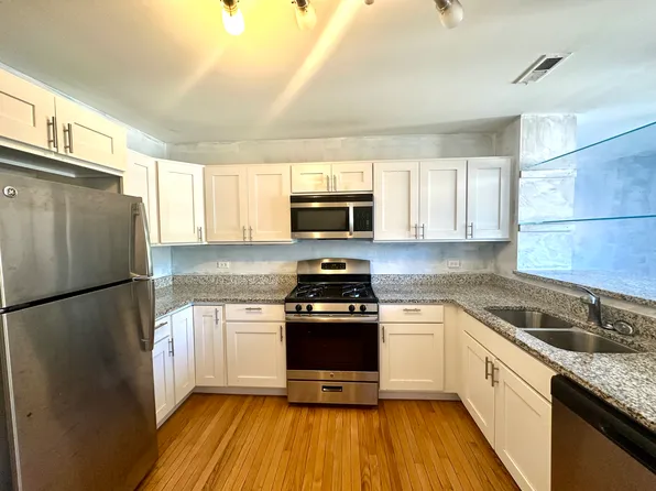 2215 N Clifton Ave APT 1E, Chicago, IL 60614