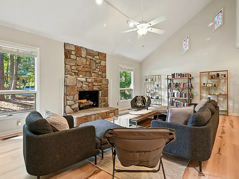 4002 Westfield Dr — Photo 16