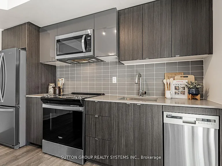 1461 Lawrence Ave SW #611 — Photo 12
