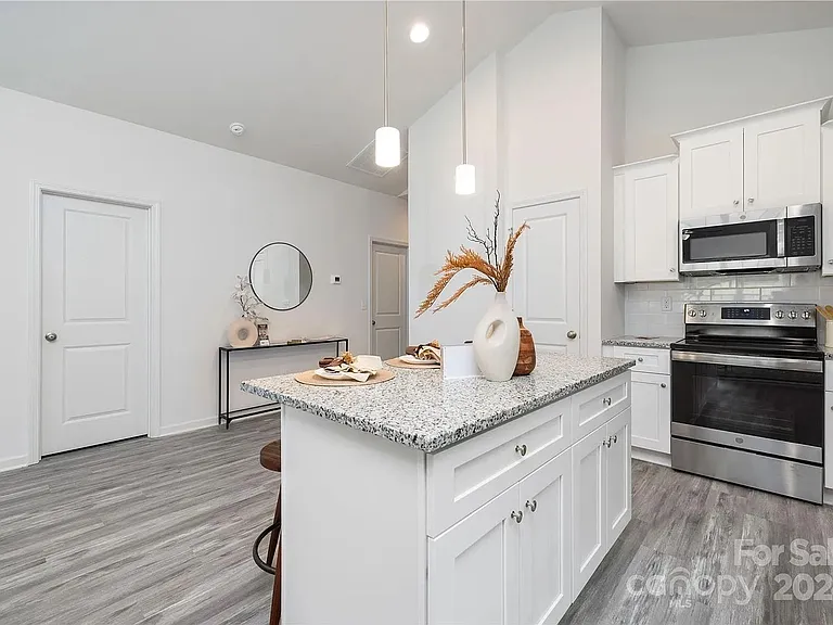 3905 Oakwood Rd — Photo 16