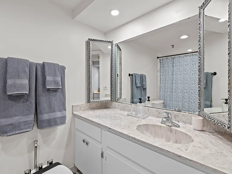 1104 Ben Franklin Dr #518 — Photo 9