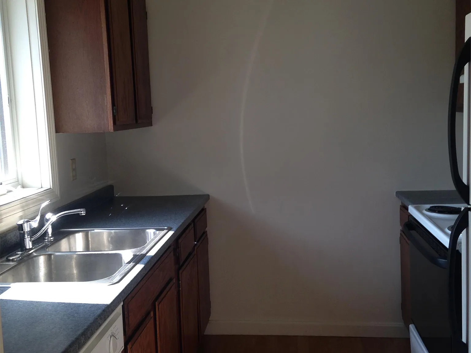 349 Pearl St — Photo 2