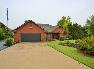 1610 E Streeter Ln, Mustang, OK 73064
