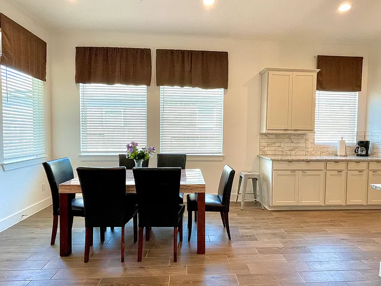 4516 Bartagrass Dr — Photo 5