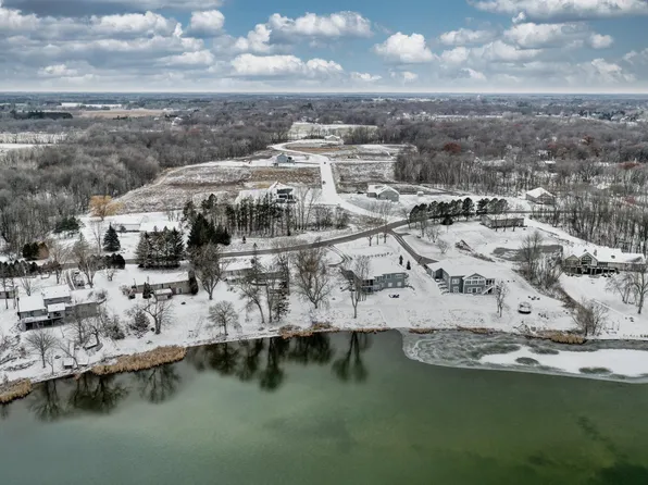 7563 255th St, Wyoming, MN 55092