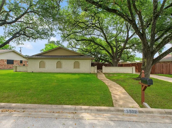3902 Stillmeadow Dr, Bryan, TX 77802