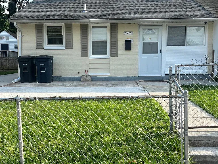 7721 Bender Rd — Photo 2