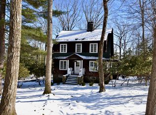 688 Lenape Ln, Buck Hill Falls, PA 18323