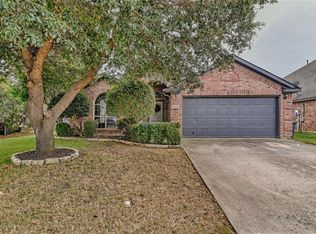4040 Falcon Ridge Dr, Haltom City, TX 76137