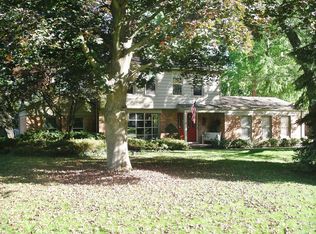 211 E Maryknoll Rd, Rochester Hills, MI 48309