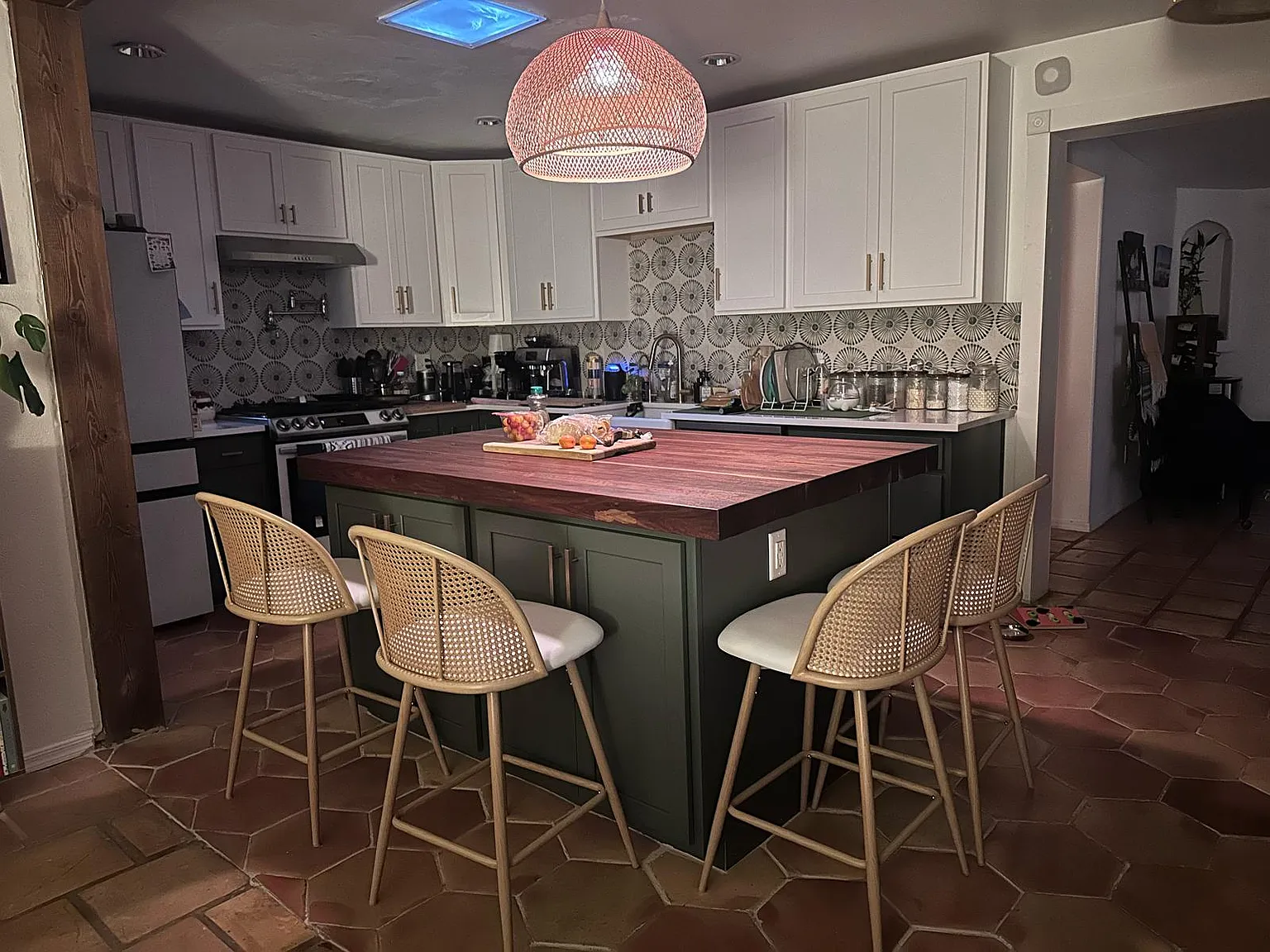 4 bed, 2035 sqft, $1,200 — Photo 4