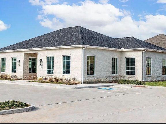 3rd image of 9826 Clifden St