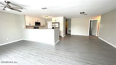 5th image of 160 Bermuda Ct