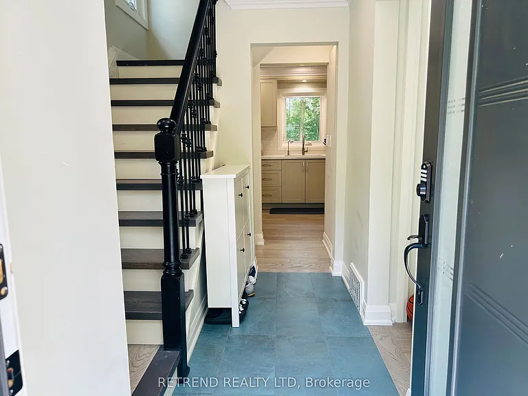 22 Wentworth Ave — Photo 8