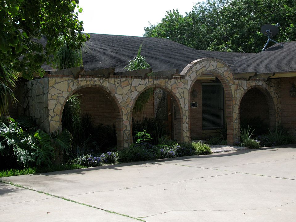 1st image of 104 Pizarro Ave