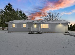 945 Sanford Dr, Rochester, IN 46975