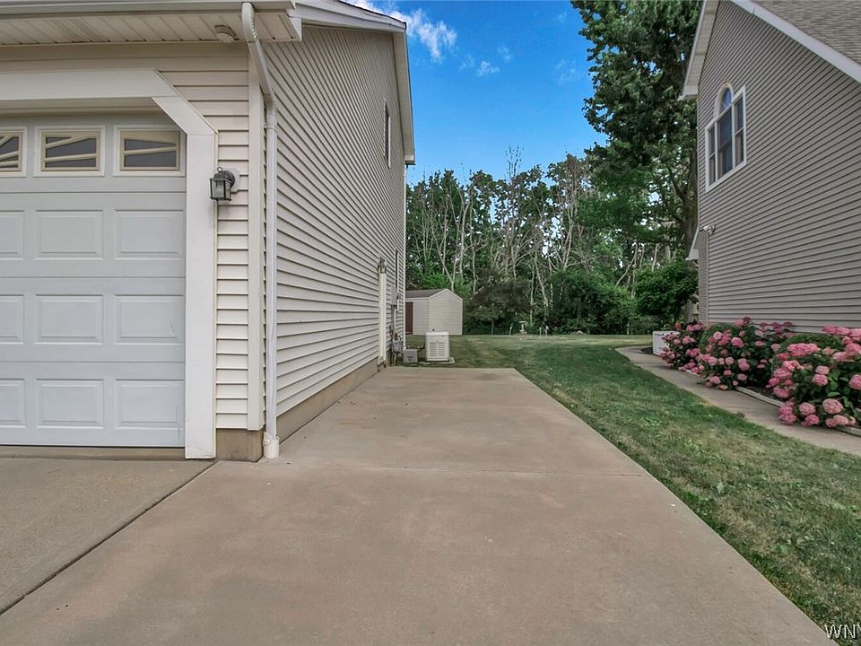 6976 Lockwood Ln, Lockport, NY 14094 Zillow