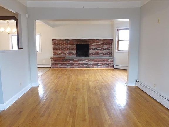 3rd image of 111 Waveland Ave