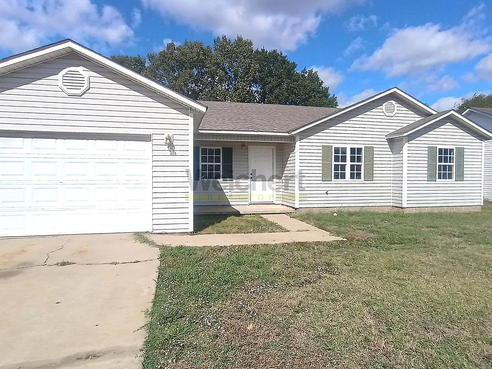 615 Meadow Ln