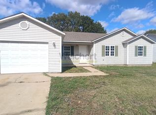 615 Meadow Ln, Paragould, AR 72450