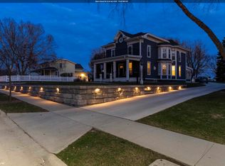 1417 Main Ave, Clear Lake, IA 50428