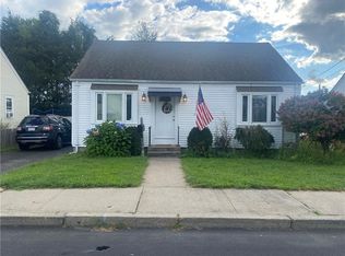 109 Crescent Ave, Cranston, RI 02910
