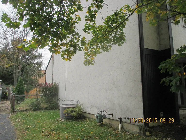 1189 Carrousel Dr E — Photo 3
