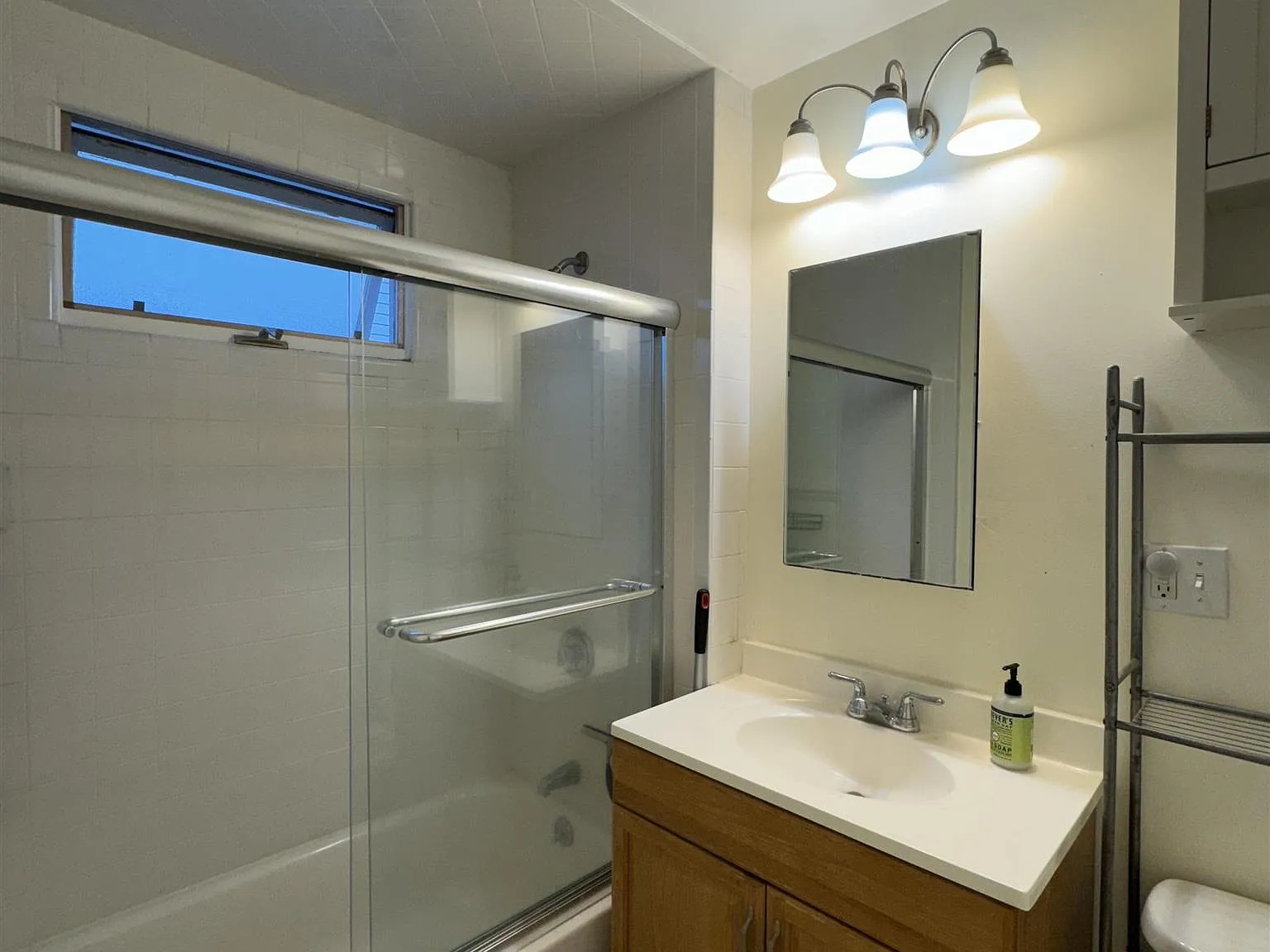 2 bed, 1100 sqft, $2,700 — Photo 2