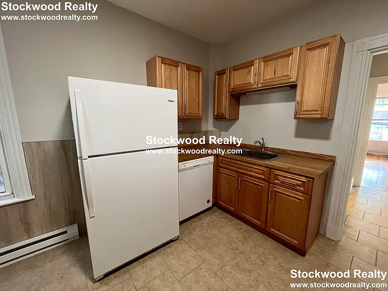 274 E Cottage St #1 — Photo 39