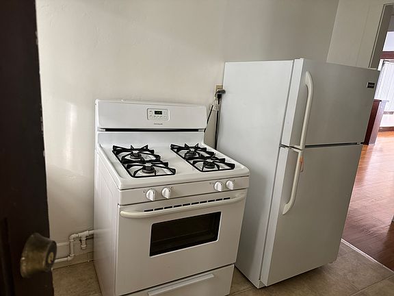2nd image of 344 Kalmia St