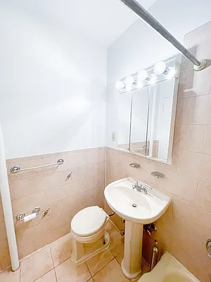 Rented by Urban Real Estate Inc | media 9