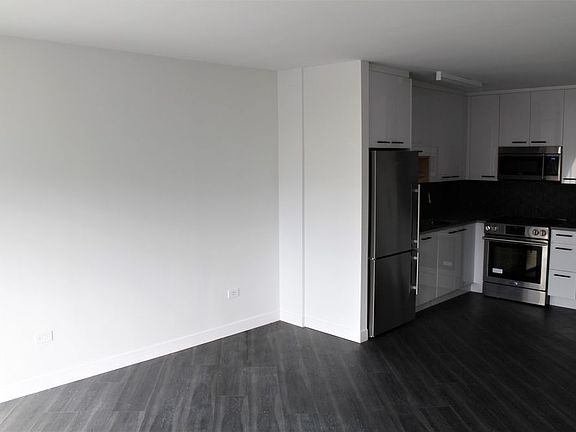 4th image of 250 E Houston St APT 3G