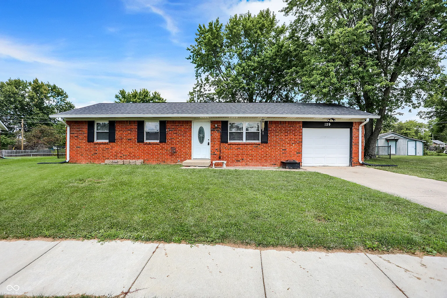 129 Forum Dr photo 1