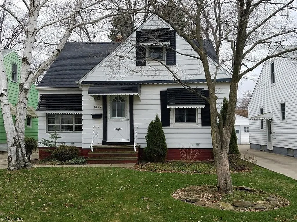 1057 Winston Rd photo 1